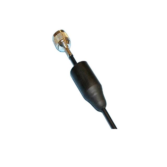 Koaxialkabel mit N-Stecker und schwarzer Abschirmung.