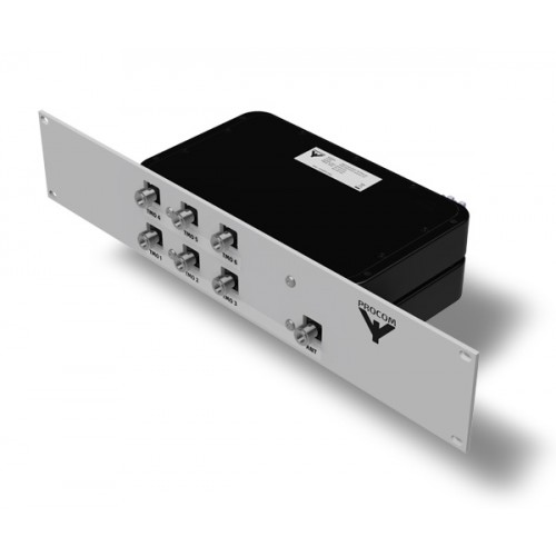 7000-00569700_pro_01.jpg Ein schwarzes elektrisches Gerät mit mehreren Anschlüssen und einer weißen Frontplatte.