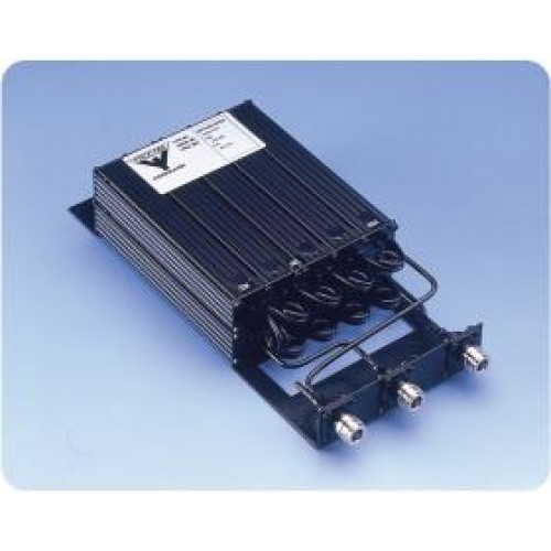 Schwarze elektronische Komponente mit Anschlüssen und Kabeln auf blauem Hintergrund.