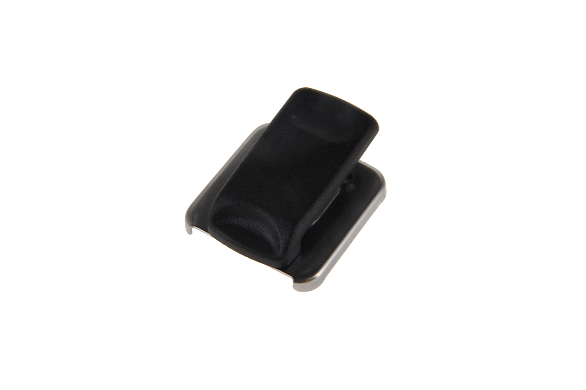 7000-00753149_cop_01.jpg Schwarzer, rechteckiger Clip auf Metallgrundplatte.