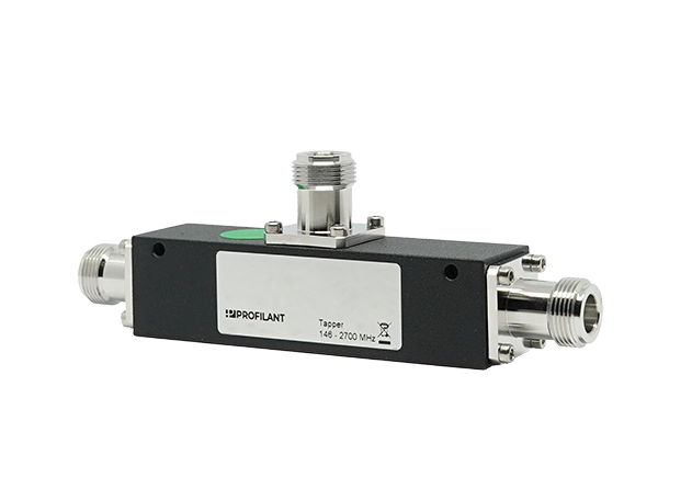 Schwarzer HF-Taper mit silbernen Anschlüssen für 146-2700 MHz.