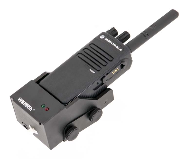 Funkgerät mit Aufsatz und Antenne, zwei Knöpfe und LEDs auf der Unterseite.