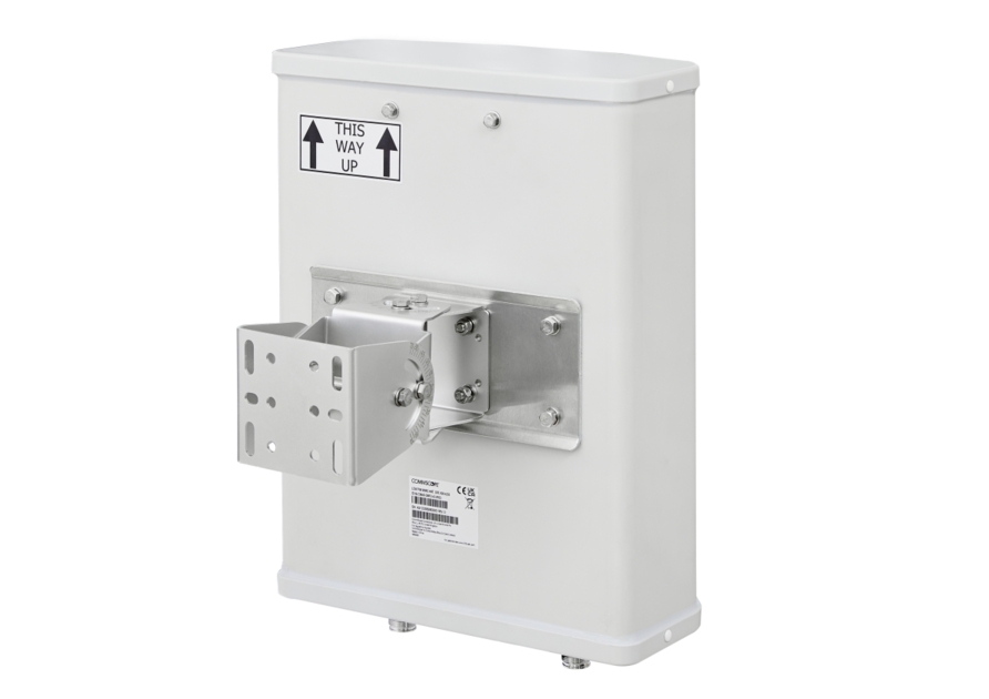 7000_00753878_COM_03.jpg Metallgehäuse mit Montagehalterung, Beschriftung 'This way up'.