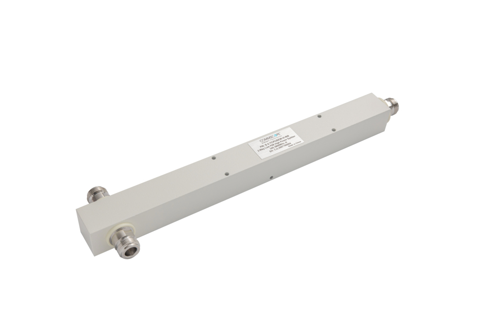 7000-00752512_com_01.jpg Rechteckiger metallischer Koppelungsmischer mit zwei Anschlüssen.