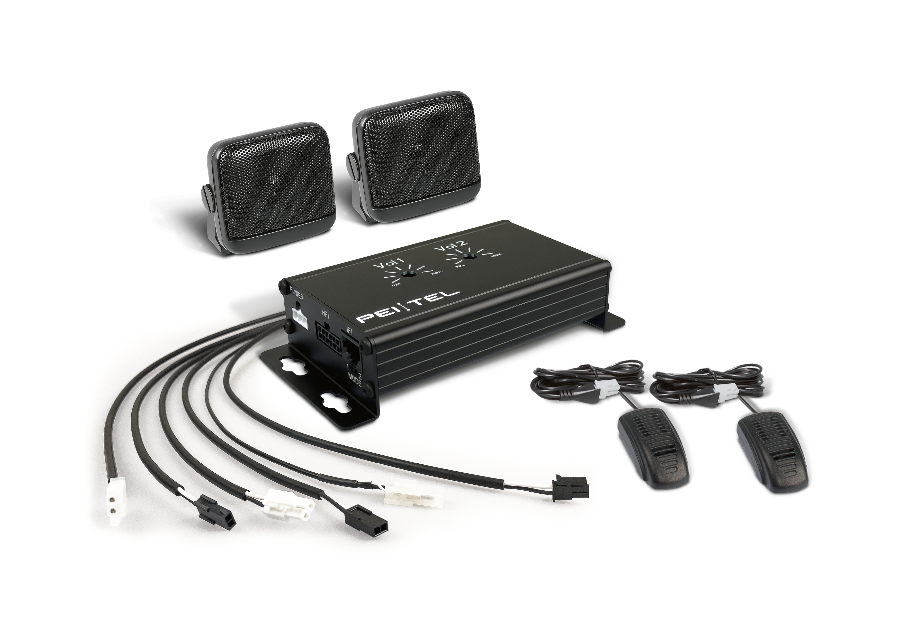 Verstärker, zwei Lautsprecher, Kabel und Mikrofoneinheiten auf weißem Hintergrund.