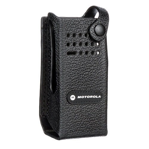 Schwarze Lederhülle für Funkgerät mit Motorola-Logo und Knopfverschluss.