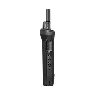 Seitliche Ansicht eines schwarzen Funkgeräts mit Antenne und Knöpfen.