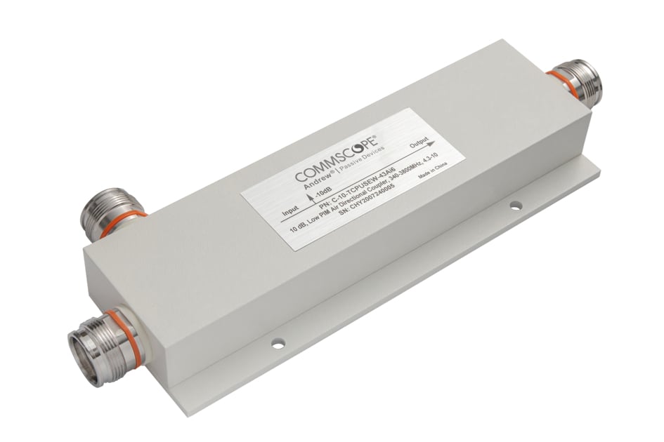 Graue elektrische Verbindungseinheit mit zwei Kabelanschlüssen.