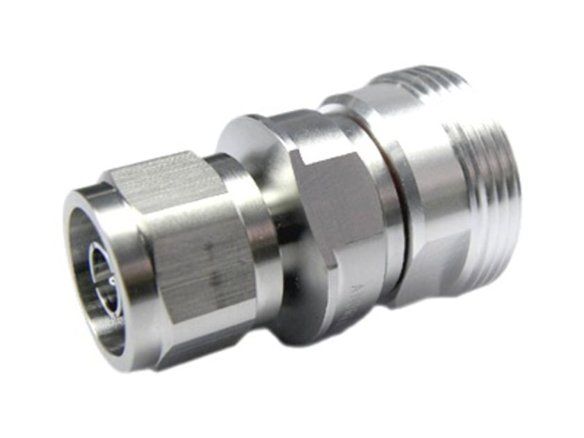 Metal connector with thread, suitable for industrial applications.