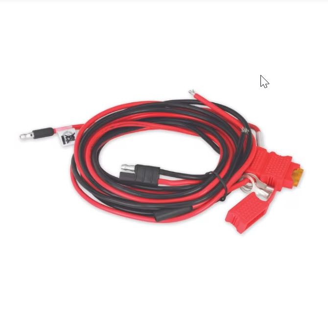 Rotes und schwarzes Kabel mit Krokodilklemmen und Anschlüssen.