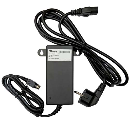 7000-00118500_com_01.jpg Schwarzes Netzteil mit zwei Kabeln und Steckern, eins mit dreipoligem Eurostecker.