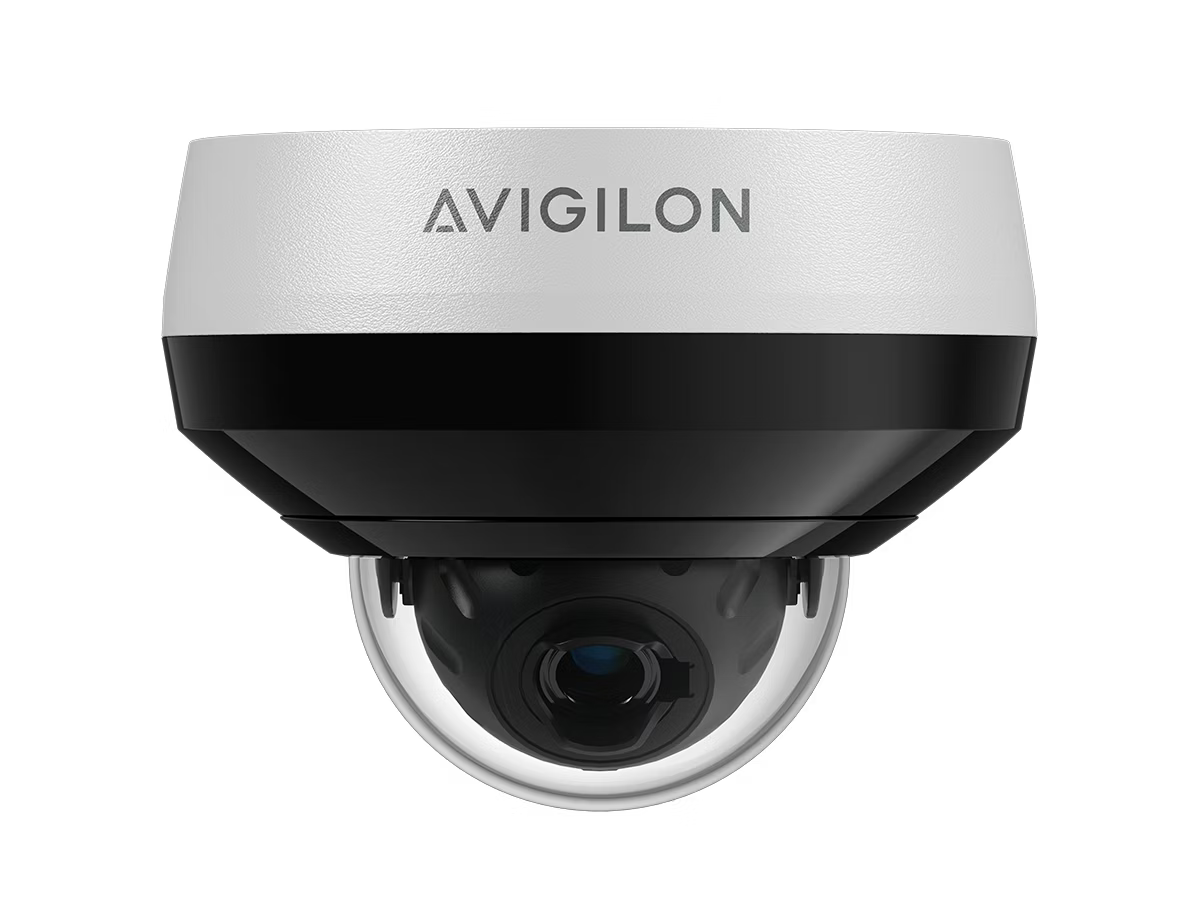 Überwachungskamera von Avigilon mit schwarzem Gehäuse und Glasabdeckung.