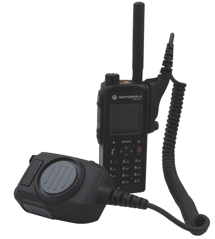 Funkgerät mit Mikrofon und Antenne, verbunden durch ein Spiralkabel.