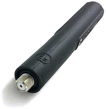 Schwarze Gummiante antenne mit Metallanschluss unten.