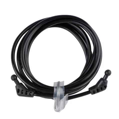 Langes, schwarzes Kabel aufgerollt mit Schutzkappen an den Enden.