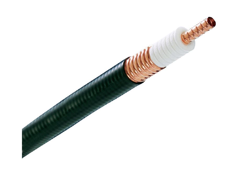 Koaxialkabel mit schwarzer Ummantelung und Kupferkern.