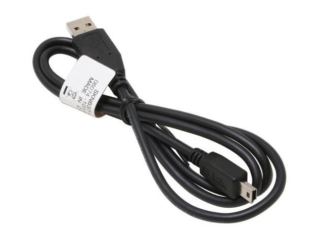 7000-00371000_mot_01.jpg Schwarzes USB-Kabel mit Standard- und Mini-Anschluss, Etikett an Kabel angebracht.