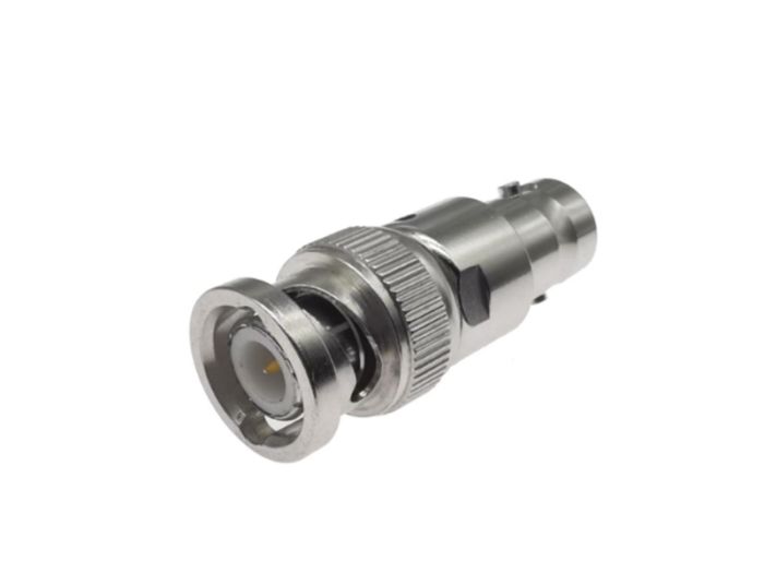 Metallischer BNC-Stecker für Koaxialkabel.