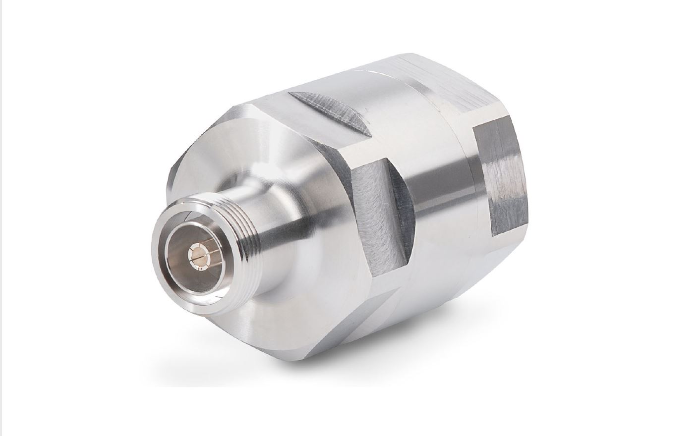 Metalladapter mit sechseckigem Ansatz und Schraubgewinde.