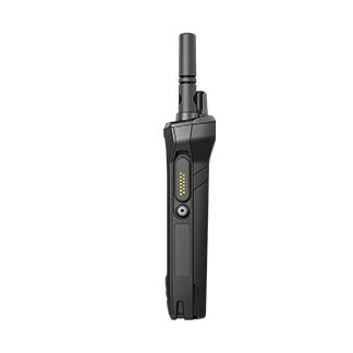 Seitliche Ansicht eines schwarzen Funkgeräts mit Antenne.