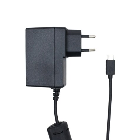 Schwarzes Netzteil mit Eurostecker und USB-C-Anschluss