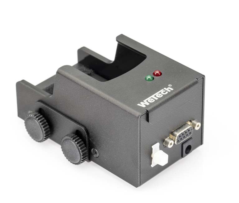 Schwarzes elektronisches Gerät mit zwei Leuchten und einer VGA-Schnittstelle.