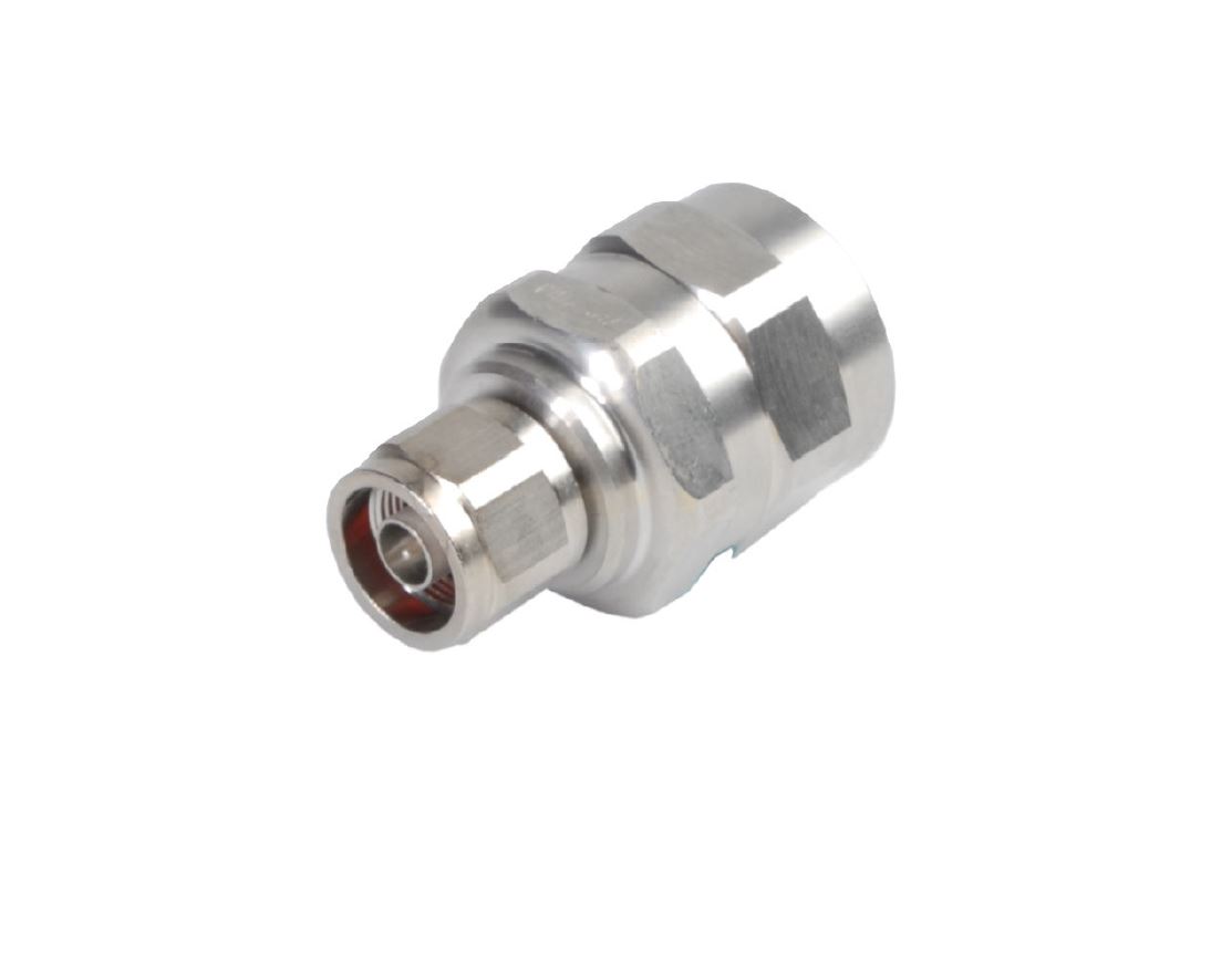 Metallsteckverbinder mit zylindrischer Form und Gewinde, silberfarben.