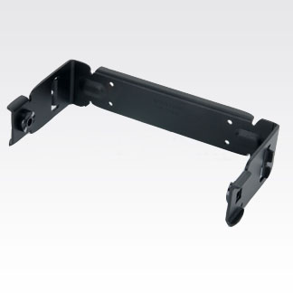 7000-00752416_mot_01.jpg Schwarze Metallhalterung mit Löchern, rechteckige Form, leicht gebogen.