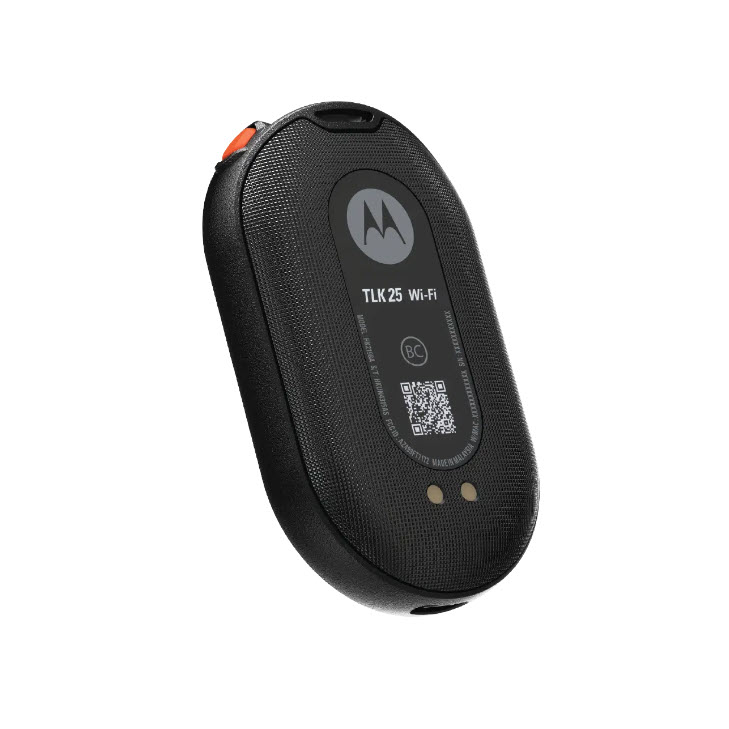 7000_00754128_MOT_03.jpg Portable two-way radio, black cover, brand logo visible.