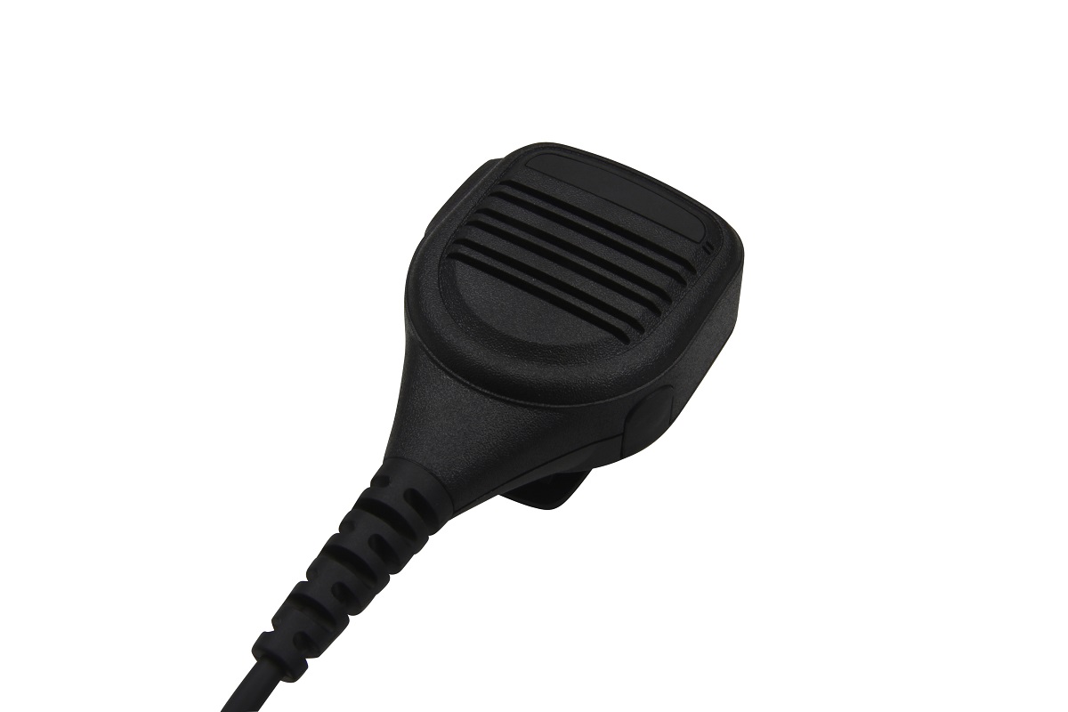 Schwarzes Handmikrofon mit Kabel, geeignet für Funkgeräte.