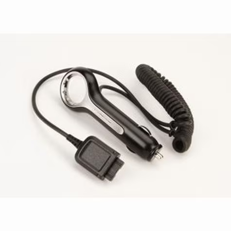 Schwarzes Spiralkabel mit Zigarrenanzünderadapter und rechteckigem Stecker.