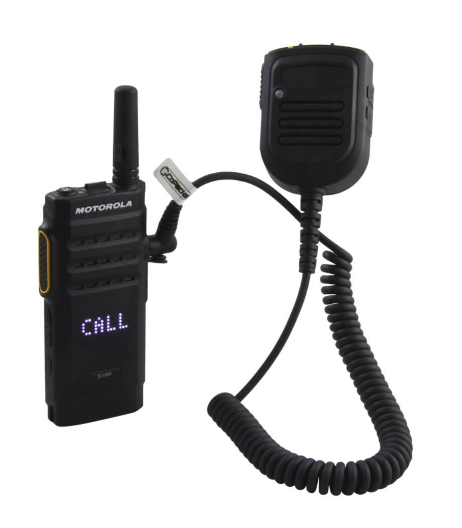 Funkgerät mit Mikrofon, Display zeigt 'CALL'.
