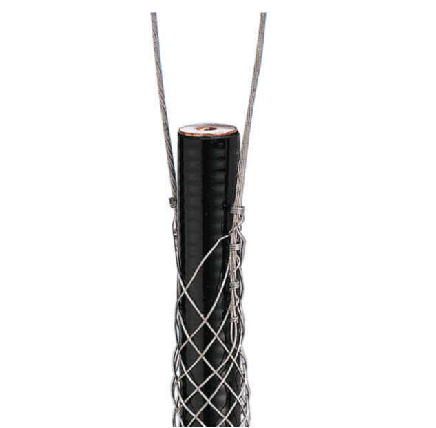 Schwarzes Kabel mit Metallgeflecht an der oberen Hälfte.