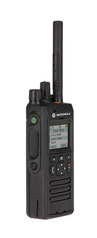 Schwarzes Handfunkgerät mit Display und Antenne.