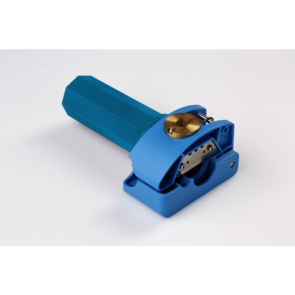 7000-00085900_com_01.jpg Blaues Werkzeug mit langem Griff und Messingkomponente auf weißem Hintergrund.