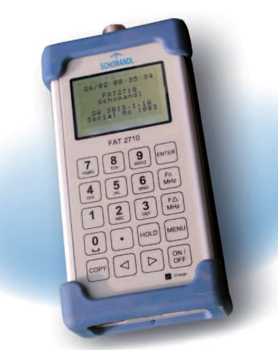 Tragbares Gerät mit digitalem Display, Tastenfeld und Markenlogo.