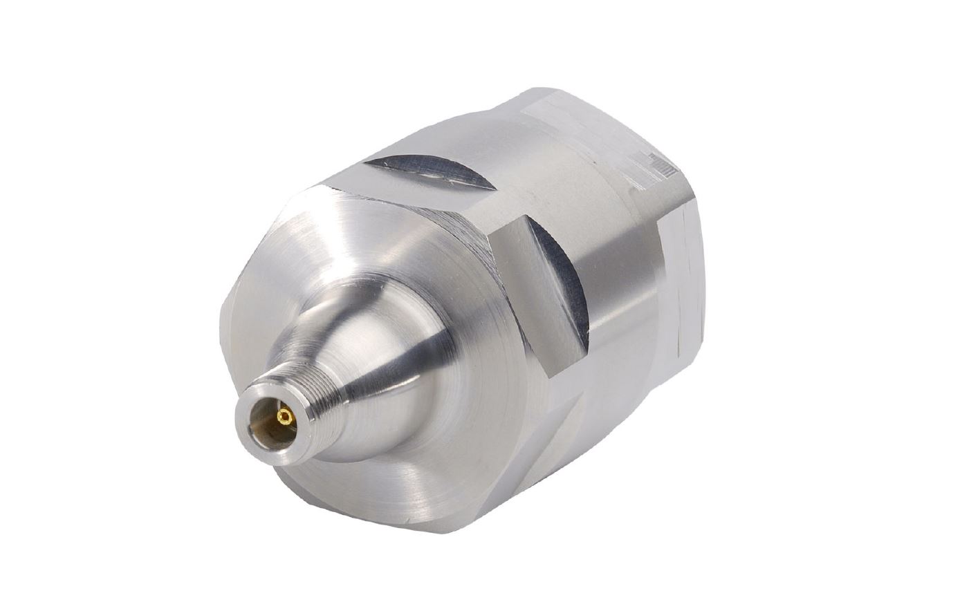Silberner Metallkonnektor mit zylindrischer Form und Gewindeanschluss.