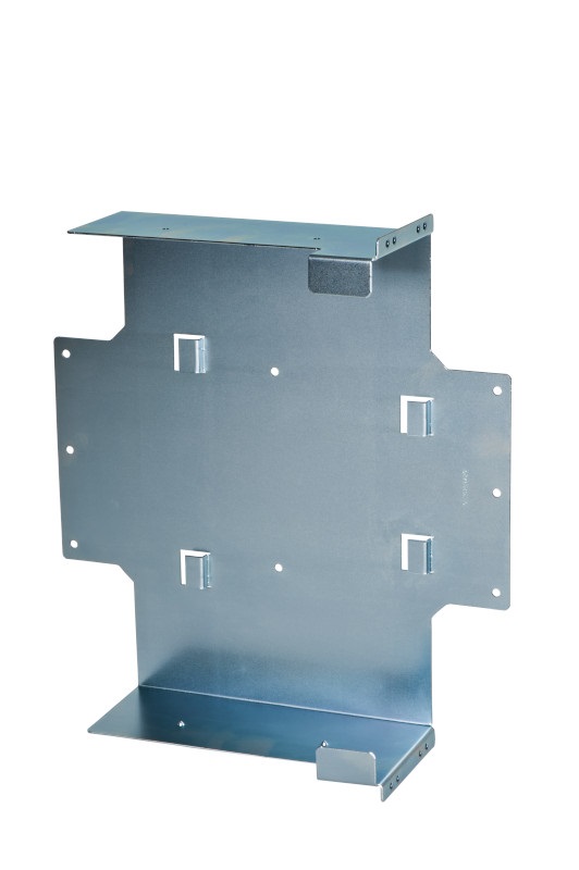 Metallhalterung mit Befestigungspunkten und Abständen.