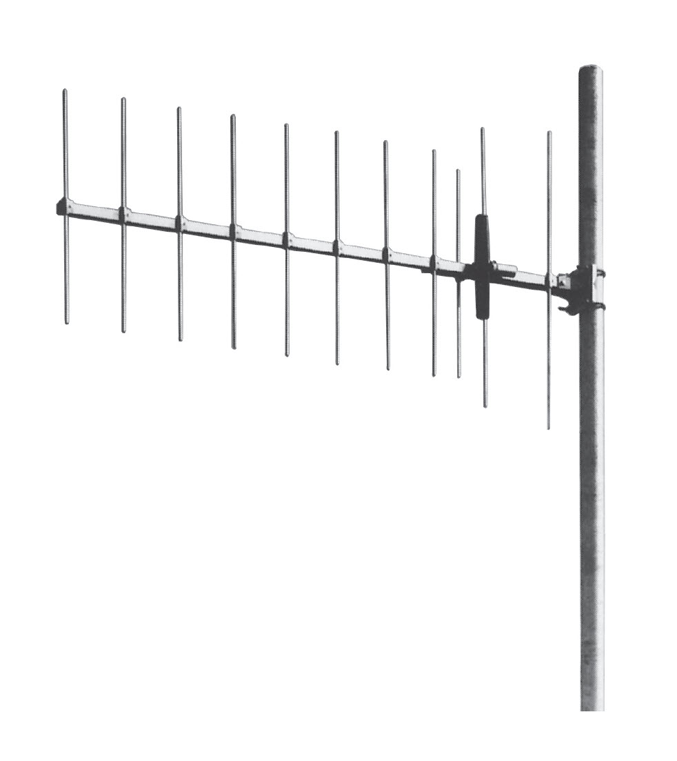 Yagi-Antenne mit mehreren Elementen an einem Mast.