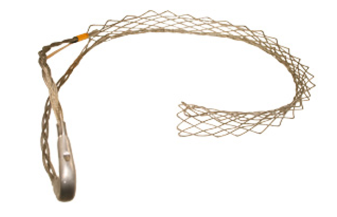 Zugentlastung aus metallischem Geflecht mit Schlaufe.