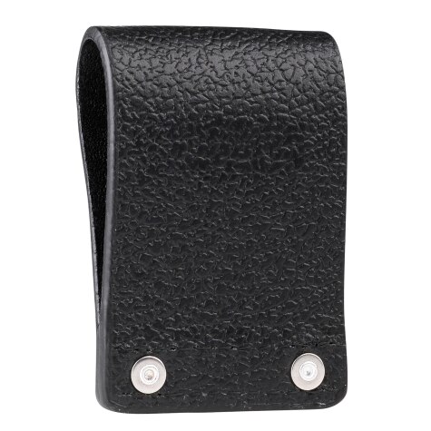 MOT Gürtelschlaufe Leder 63 mm für Tragetasche mit Drehanschluss Schwarzes, strukturiertes Lederetui mit zwei silbernen Nieten unten.