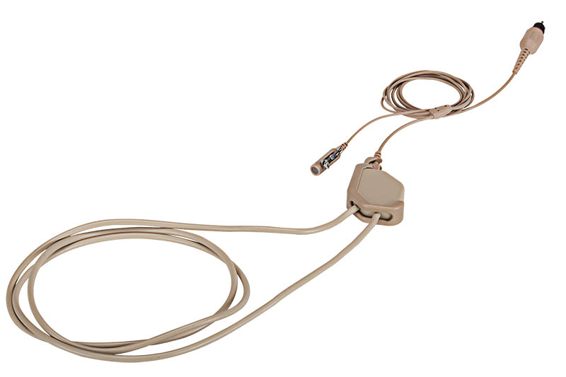 Braunes Kabel mit mehreren Anschlüssen, gewickelt und teilweise lose.