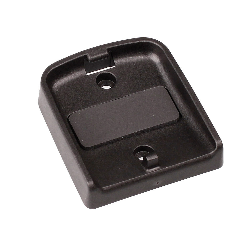 6507-001-100-51.jpg Schwarze Kunststoff-Wandhalterung mit zwei Schraublöchern.