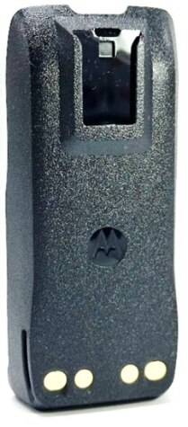 Schwarzer Akku mit drei goldenen Kontakten unten.