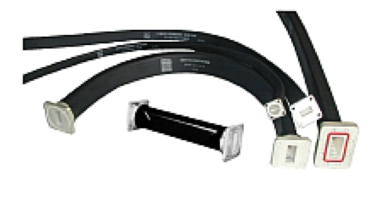 Mehrere schwarze Wellrohre mit weißen Anschlussstücken.