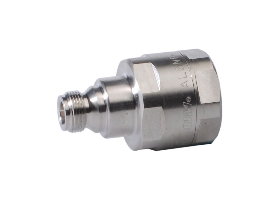 Steel adapter with threaded connection, cylindrical shape, shiny surface.