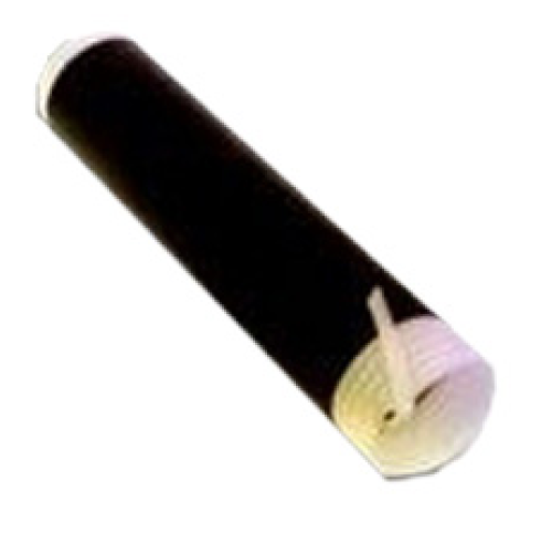 7000-00618300_rfs_01.png Gerollte schwarze Matte mit weißem Trageband