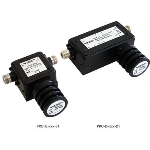 7000-00569100_pro_01.jpg Zwei schwarze elektronische Geräte mit Etiketten und Anschlüssen.