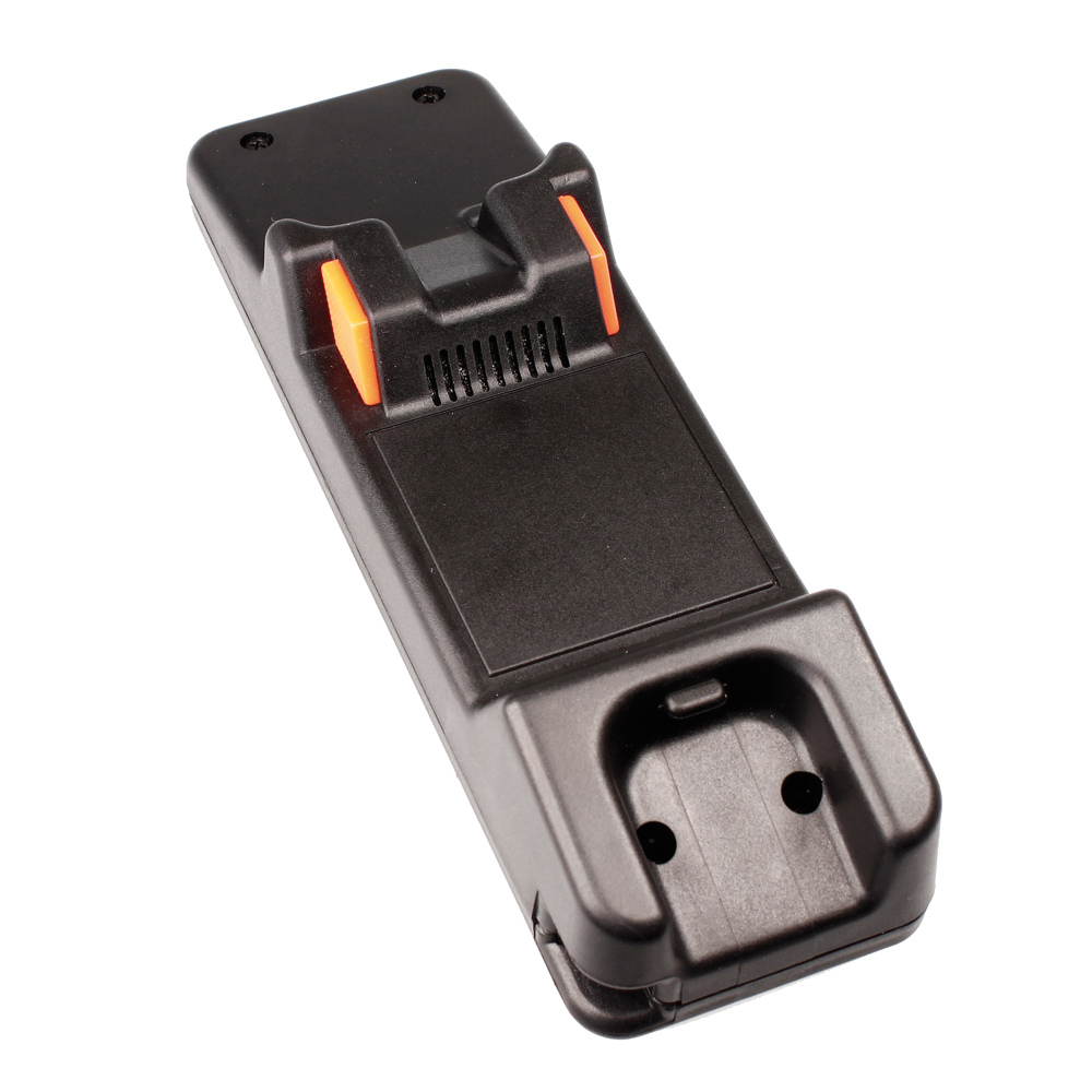 Schwarzes Ladegerät mit orangefarbenen Clips und Steckplatz.