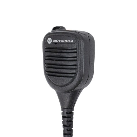 Schwarzes Handfunkgerät-Mikrofon mit Markenlogo oben, Kabel unten.